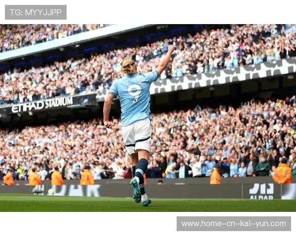 曼城2-1逆转利物浦哈兰德补时点杀，争冠悬念重燃积分差缩至六分